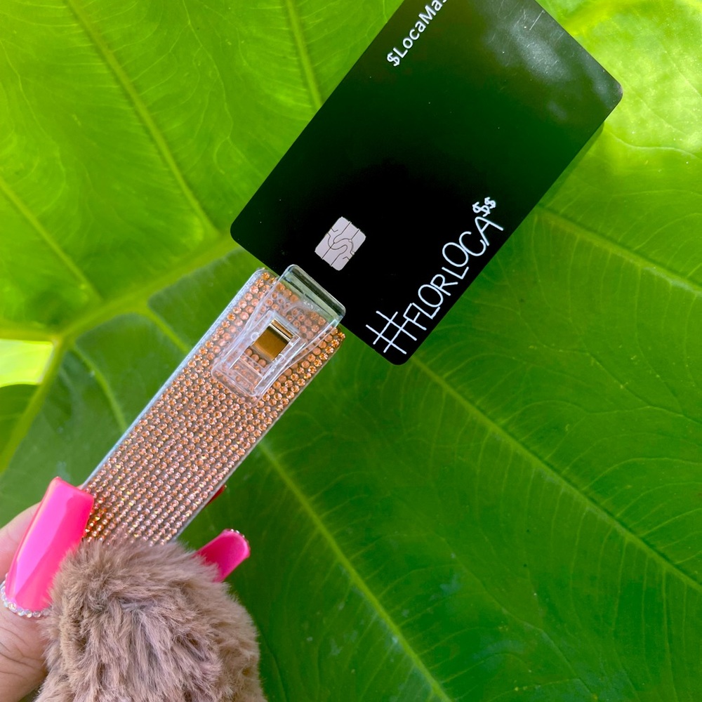Atm card grabbers for long nails
